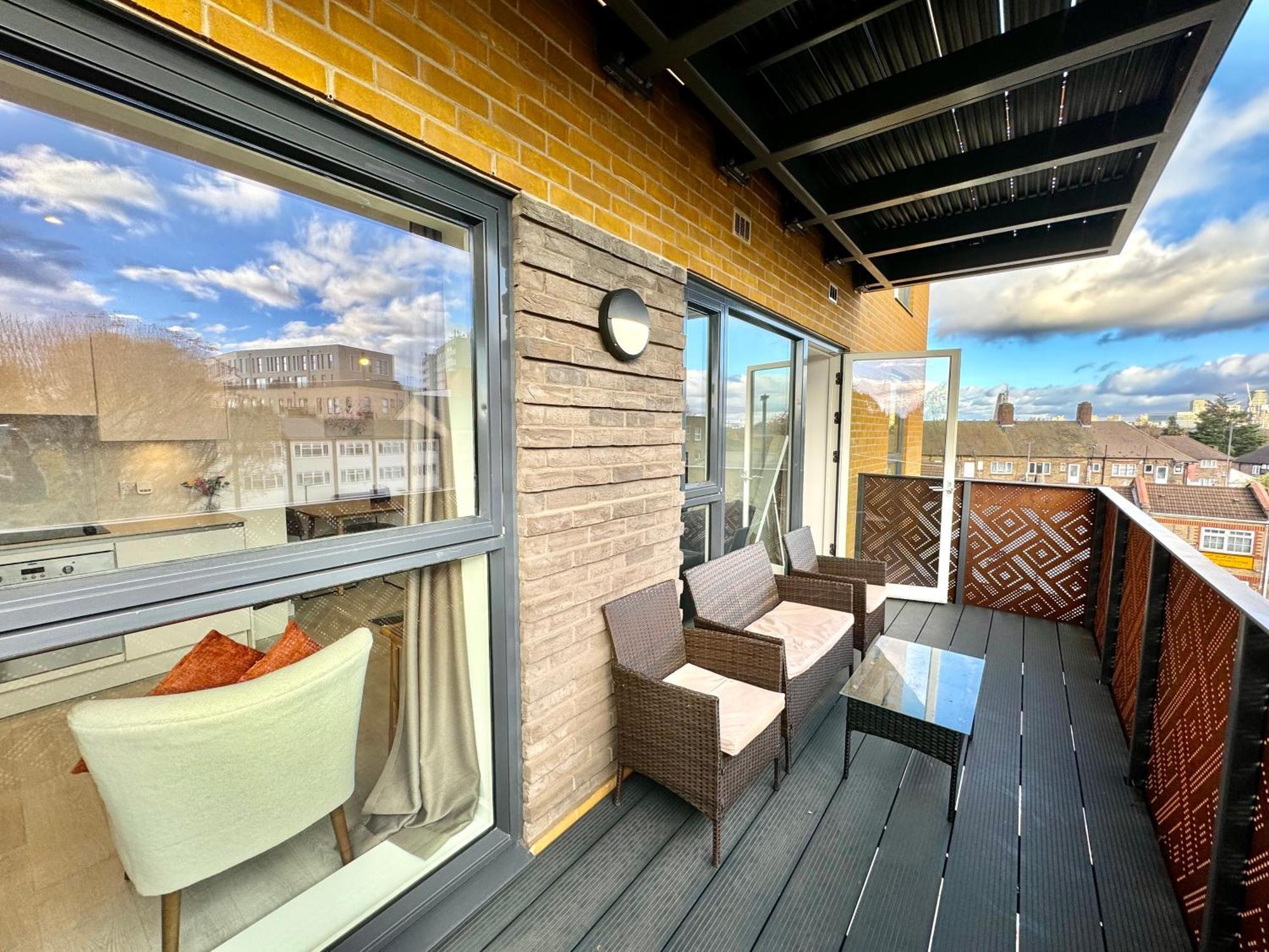 Excel 2 Bedrooms 2 Bath, Parking, Supper Wifi, Dockland, O2 Arena, Cable Car *