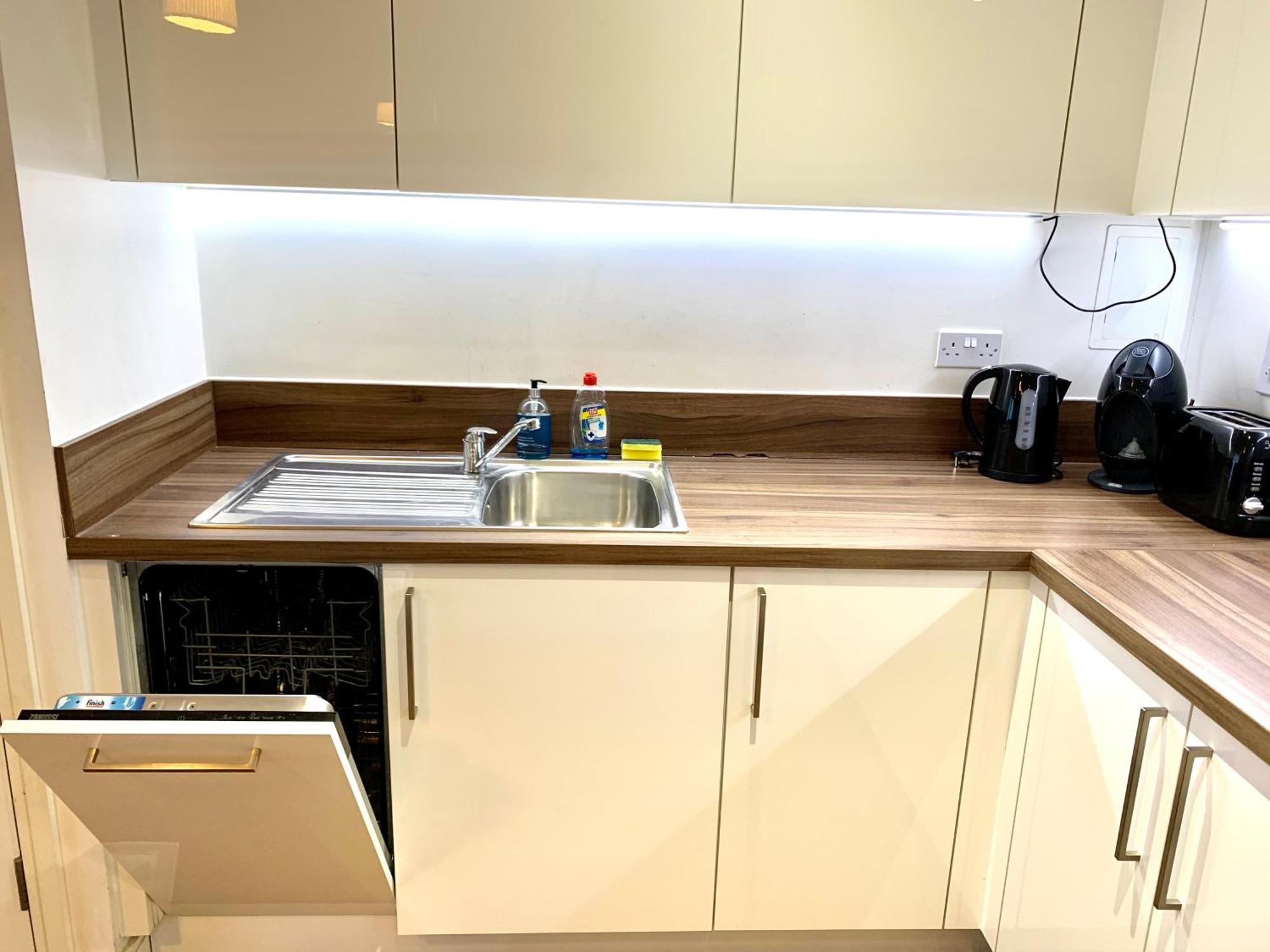 Excel 2 Bedrooms 2 Bath, Parking, Supper Wifi, Dockland, O2 Arena, Cable Car * London