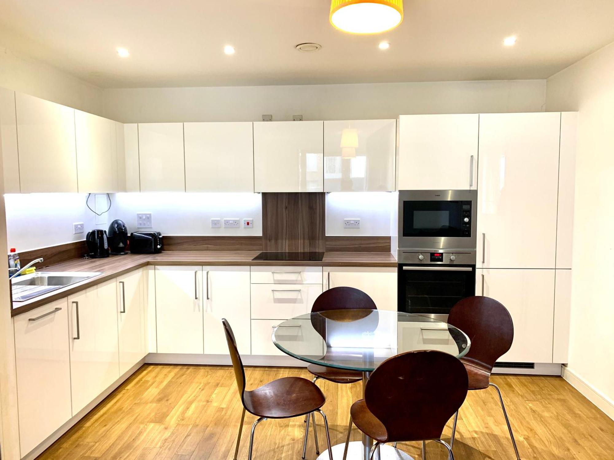 Excel 2 Bedrooms 2 Bath, Parking, Supper Wifi, Dockland, O2 Arena, Cable Car