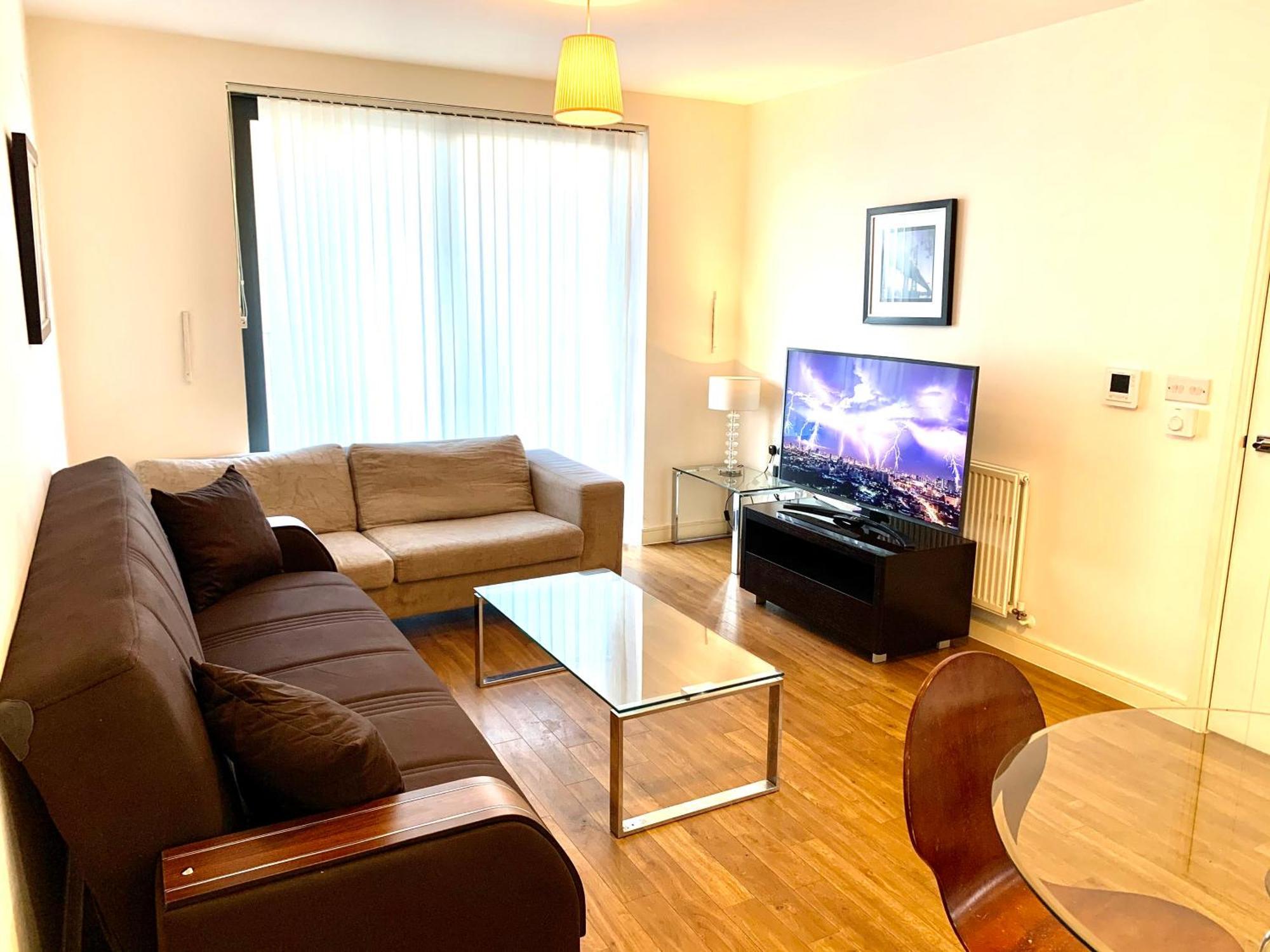 Excel 2 Bedrooms 2 Bath, Parking, Supper Wifi, Dockland, O2 Arena, Cable Car Apartment *